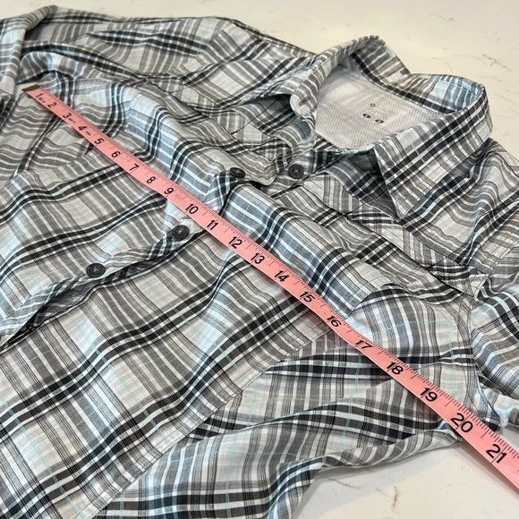 Columbia Plaid Roll Tab Button Down Shirt Size L - Picture 8 of 9